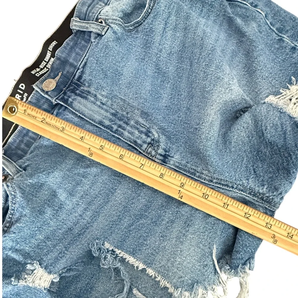 Torrid Plus Size 20 High Rise‎ Denim Shorts Distressed Frayed Cutoff Boho Grunge